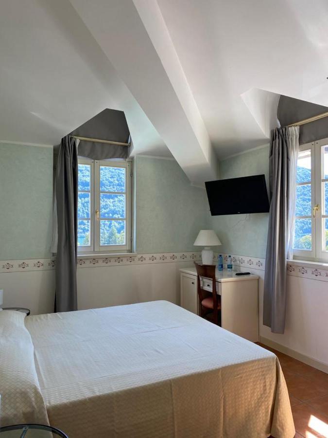 Hotel Caroline Brusimpiano