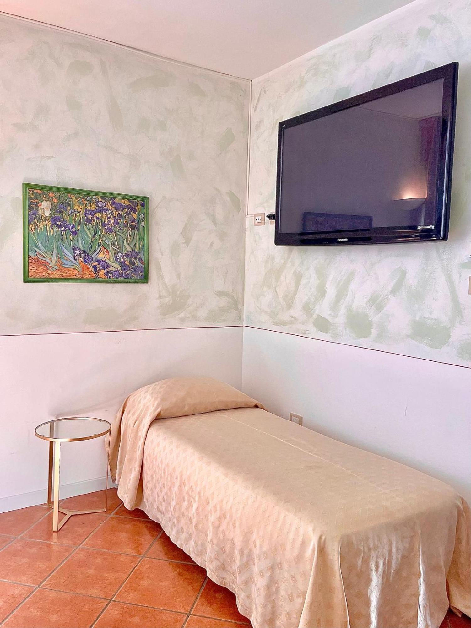 Hotel Caroline 4*