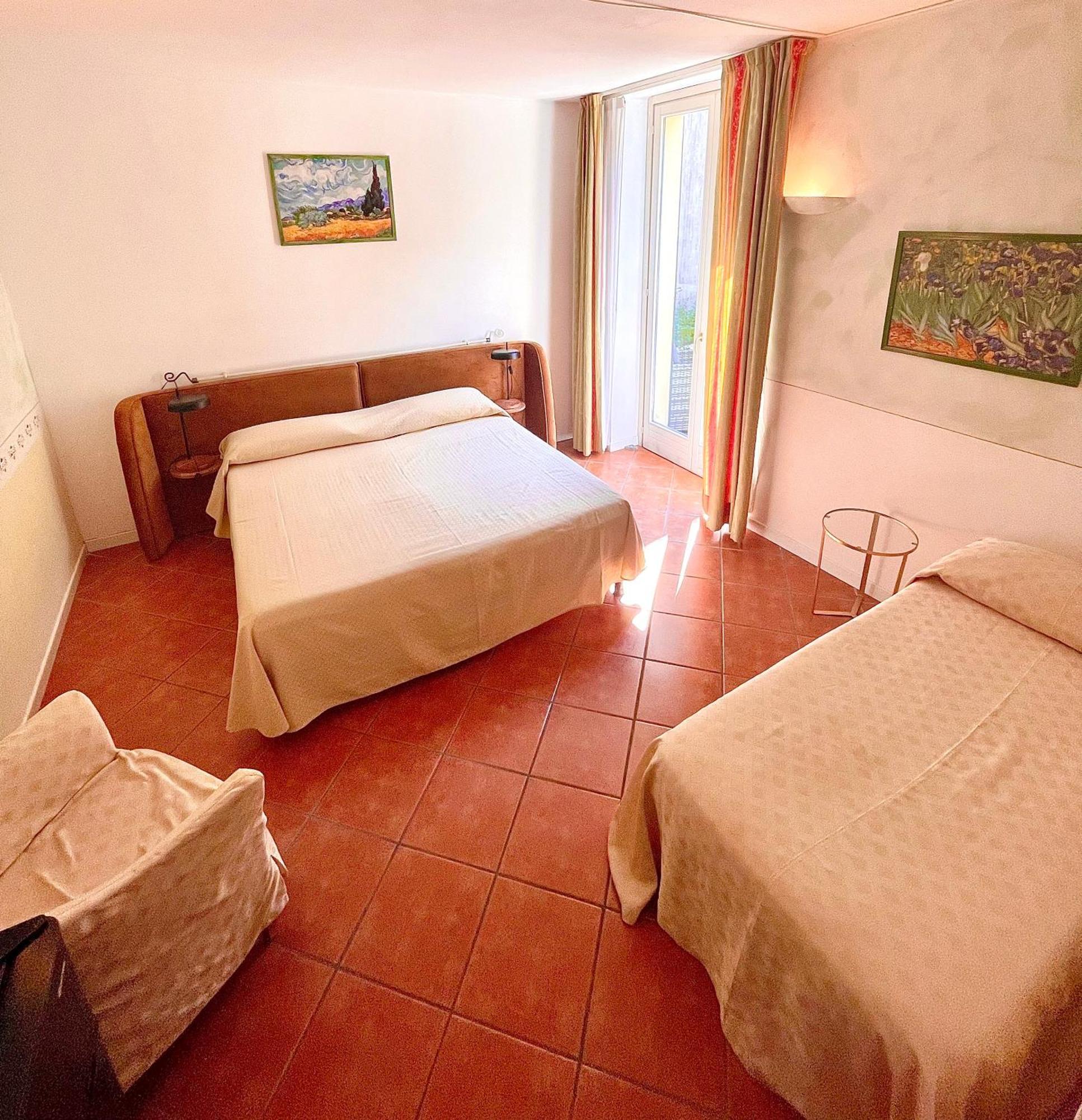 Caroline Hotel 4*