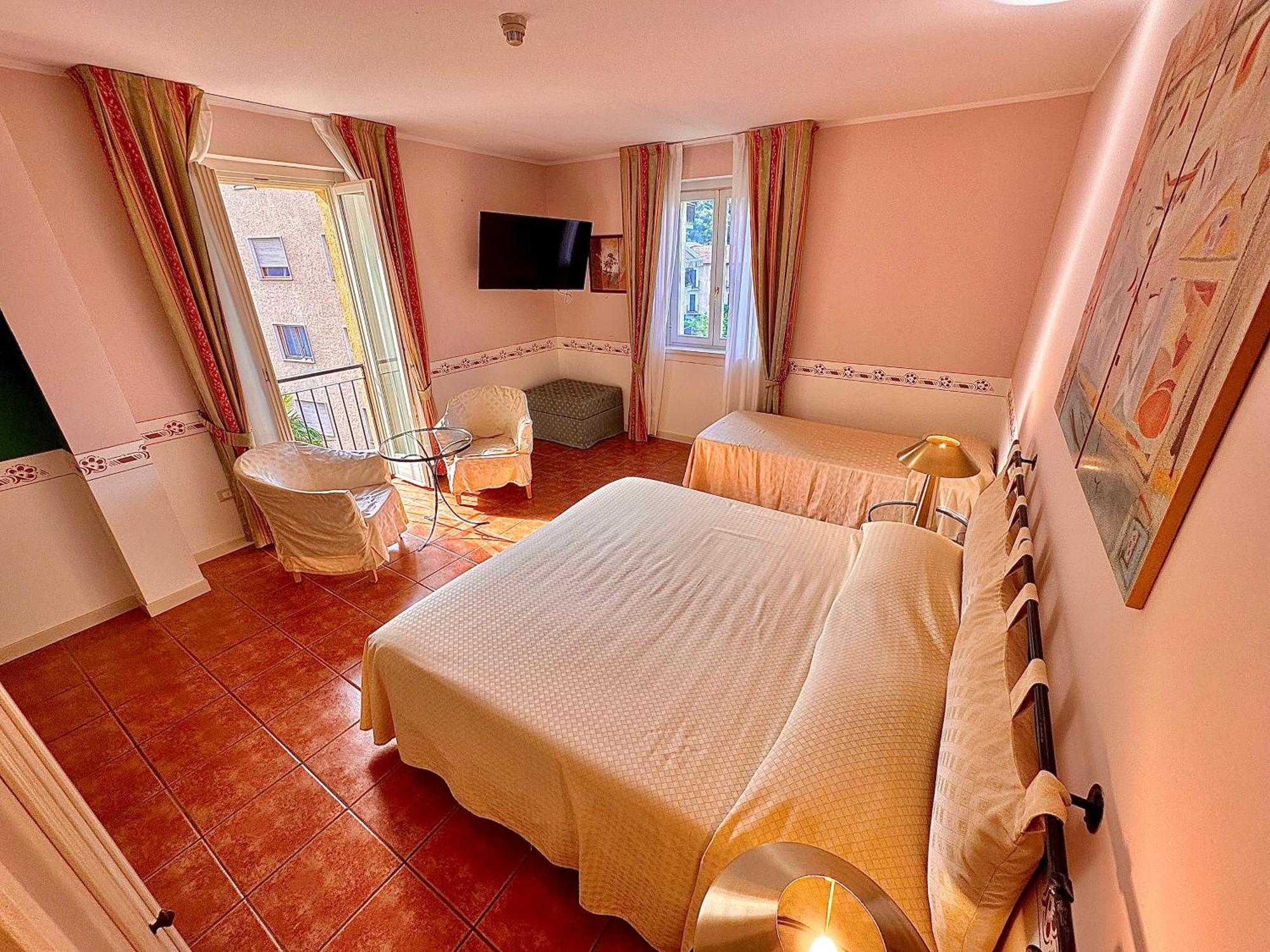 Hotel Caroline Brusimpiano