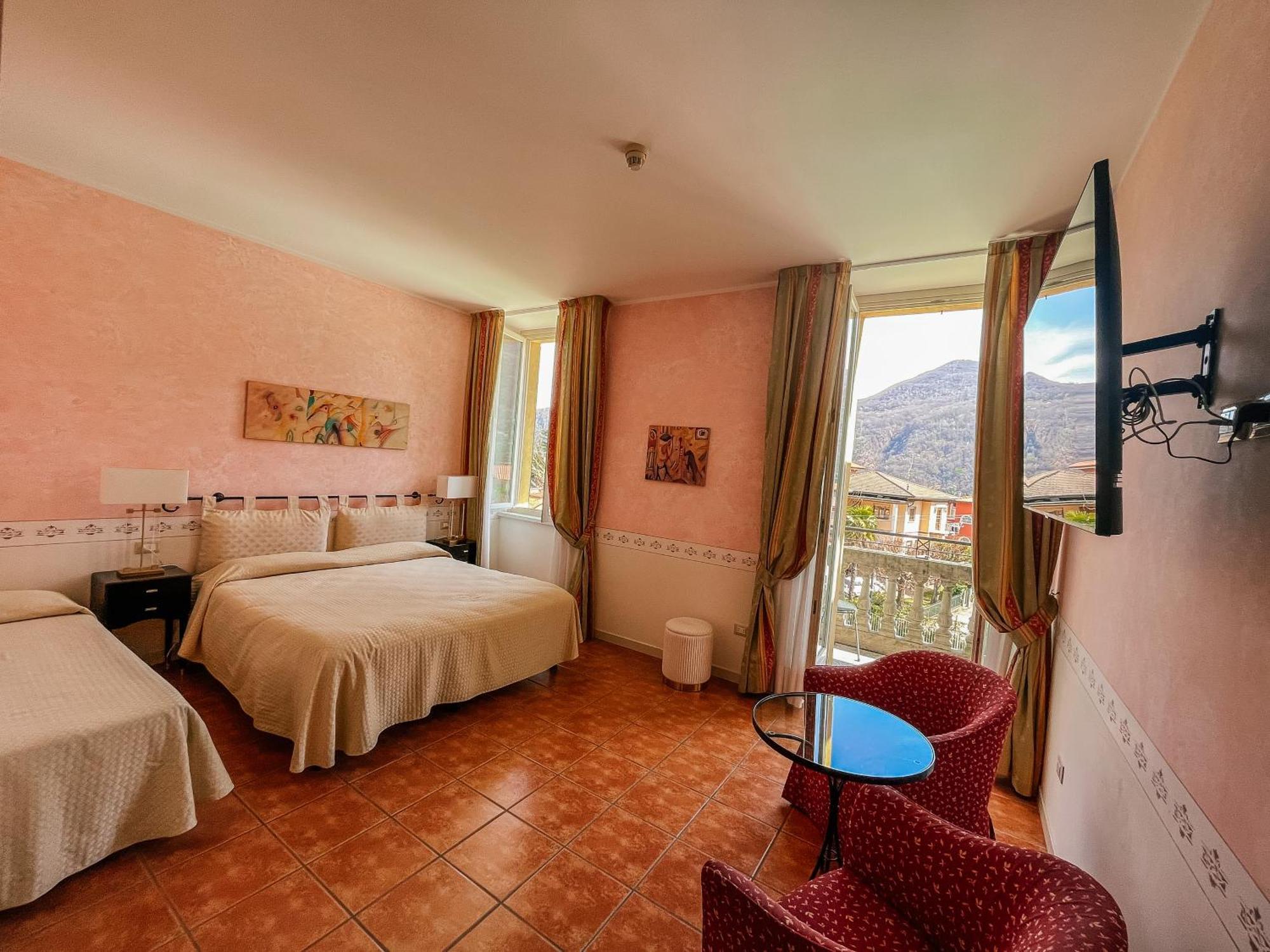 Caroline Hotel 4*