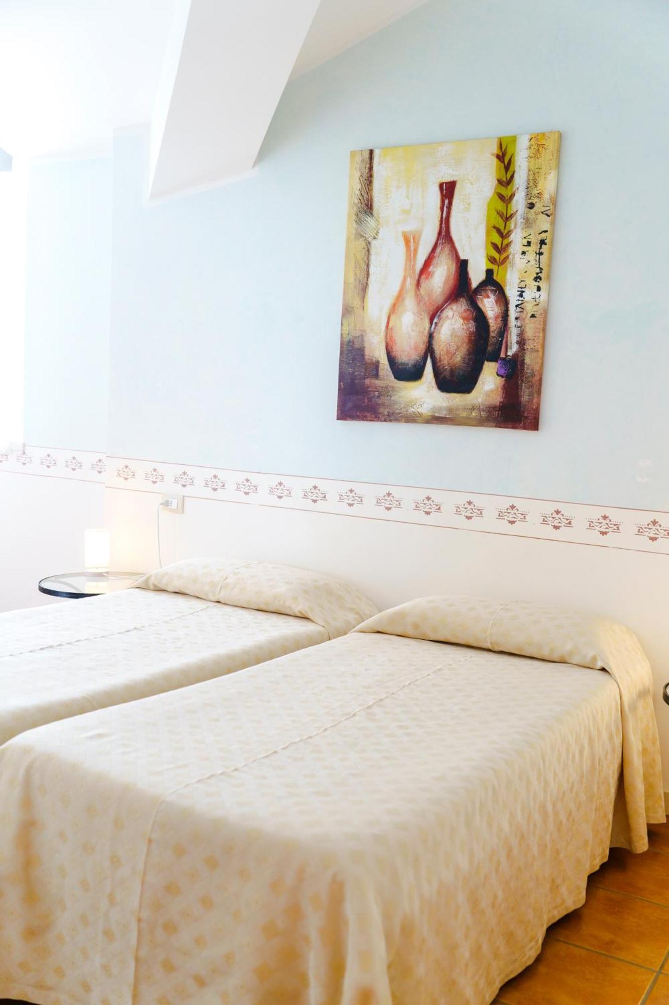 Hotel Caroline